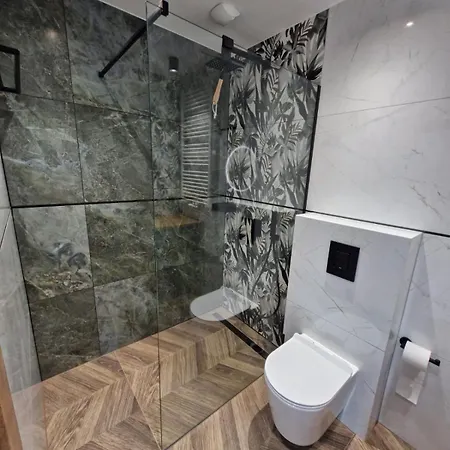 W Wilenska Park I Prywatne Miejsce W Garazu Podziemnym *